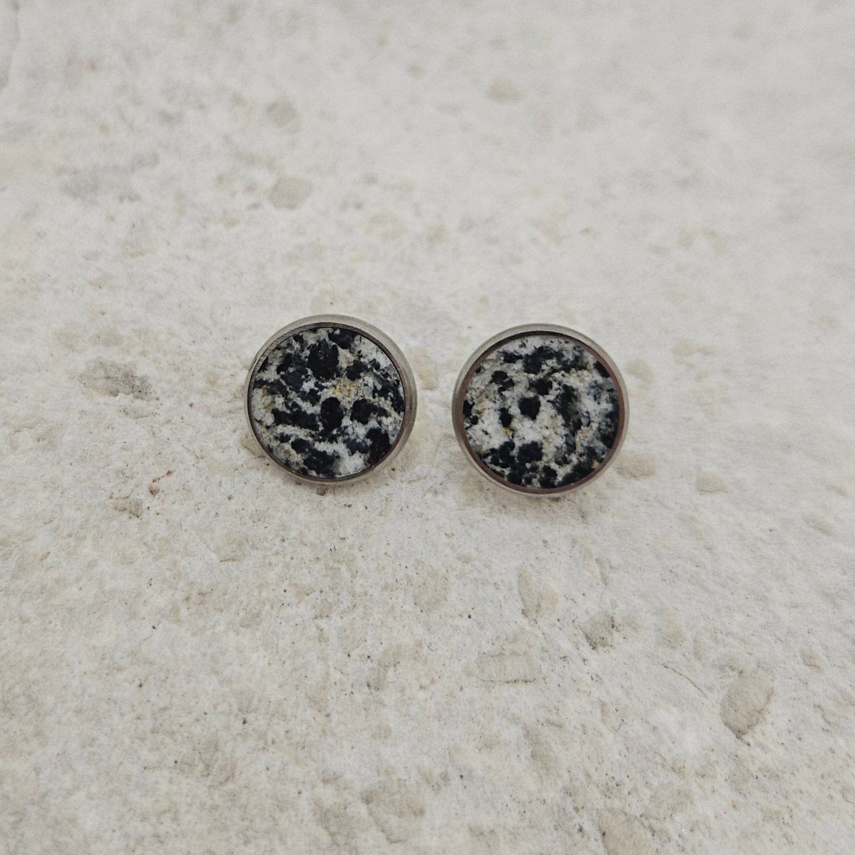 Ear studs round no 05